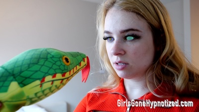 Girls Gone Hypnotized - Lily Meets Kaa 2